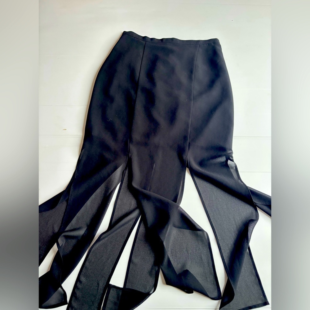 Posé Black Skirt Size 7/8
